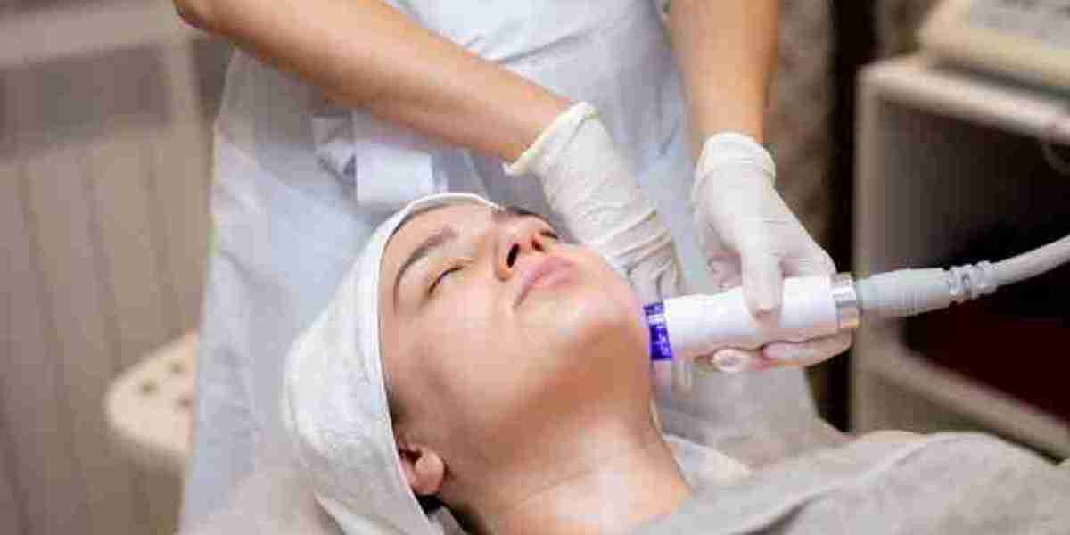 The Benefits of Hydrafacial: Insights from Leeds Experts