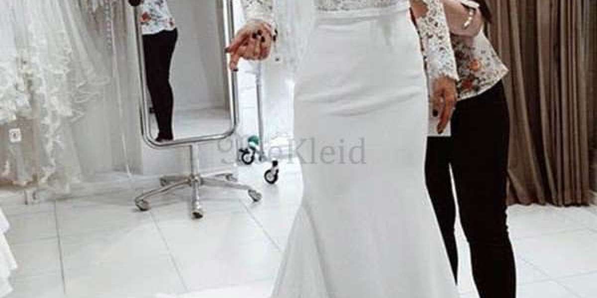 Wie trocknet und bügelt man ein Seiden brautkleid nach dem Waschen?