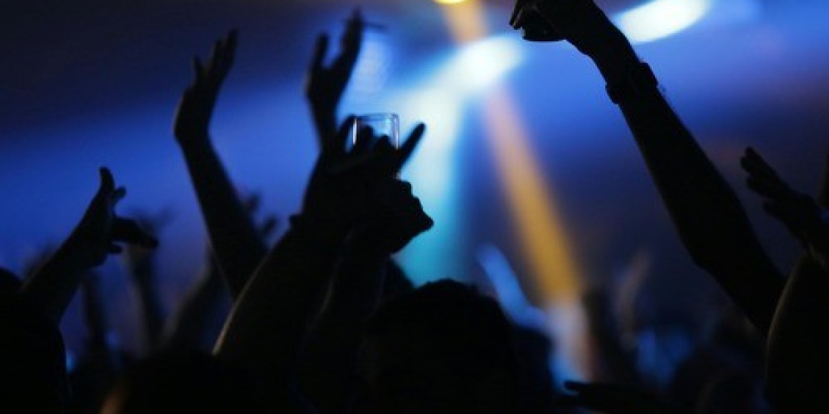 How Can Queue-Jumping Services in the UK Make Your Night Fun?