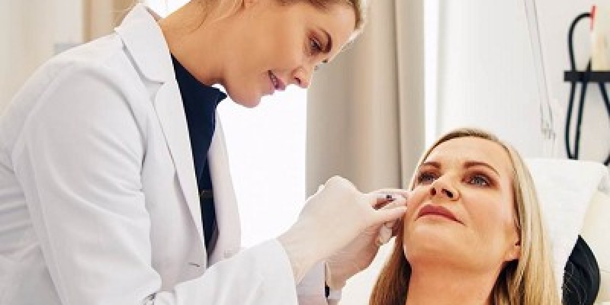 The Best Dermatologist in Islamabad for Oily & Acne-Prone Skin